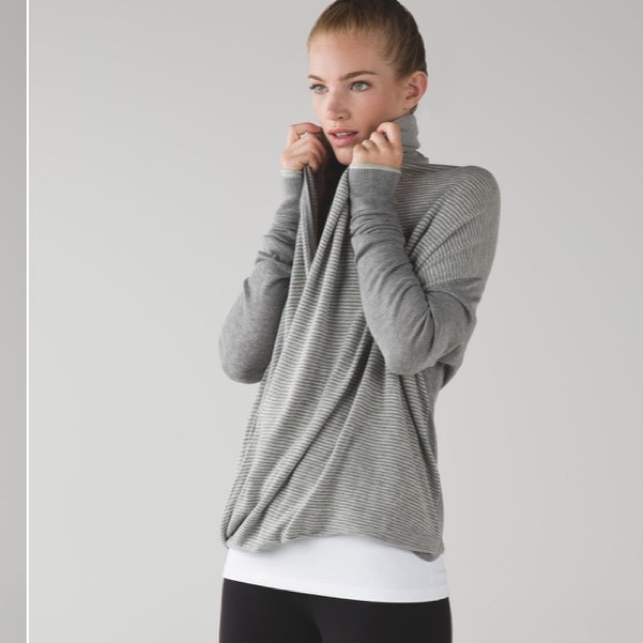 Lululemon Iconic Wrap - Picture 9 of 15